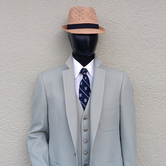 FIORAVANTI MEN'S (2) PC LUXURY BLAZER SET W/CUSTOM VEST & METAL ACCENTED BUTTONS
